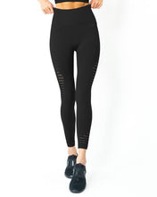 Load image into Gallery viewer, Mesh Seamless Set - Black Savoy Active